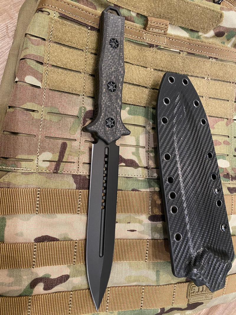 Load image into Gallery viewer, HERETIC NEPHILIM DOUBLE EDGE FIXED BLADE - DLC BLACK WITH CARBON FIBER SCALES
