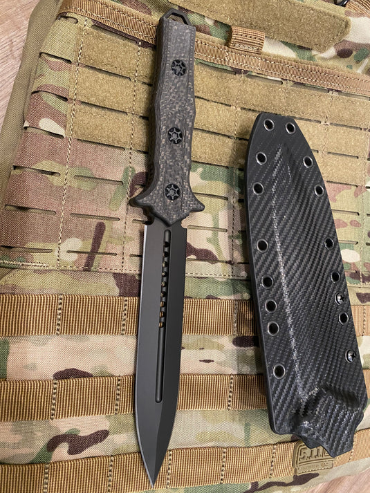 HERETIC NEPHILIM DOUBLE EDGE FIXED BLADE - DLC BLACK WITH CARBON FIBER SCALES
