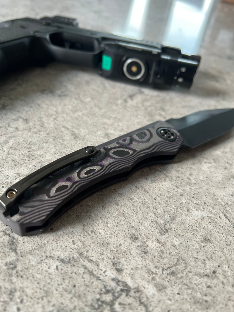 Load image into Gallery viewer, Heretic Knives Auto Wraith Purple Camo Carbon
